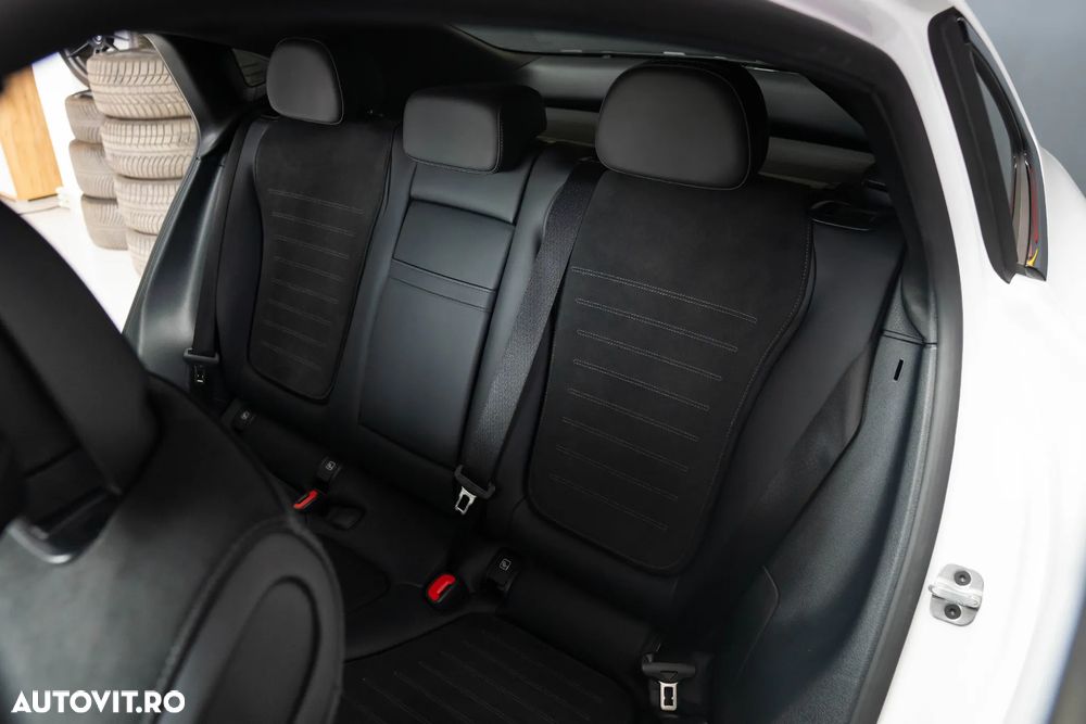 Mercedes-Benz GLC Coupe 200 4Matic 9G-TRONIC AMG Line Advanced - 25