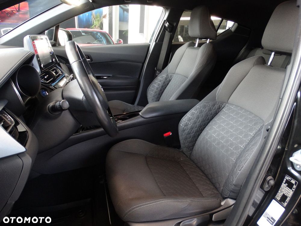 Toyota C-HR - 11