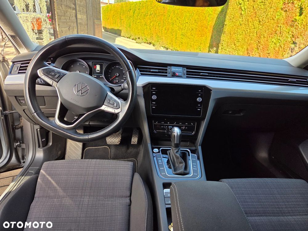 Volkswagen Passat Variant 2.0 TDI SCR Style DSG - 9