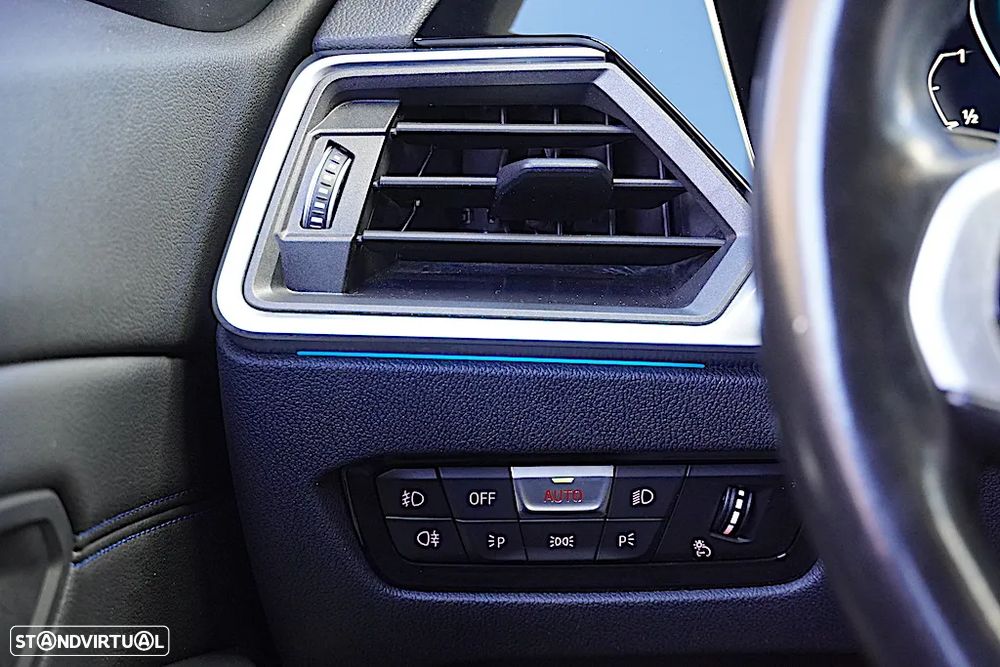 BMW 320 e Pack Desportivo M Auto - 35