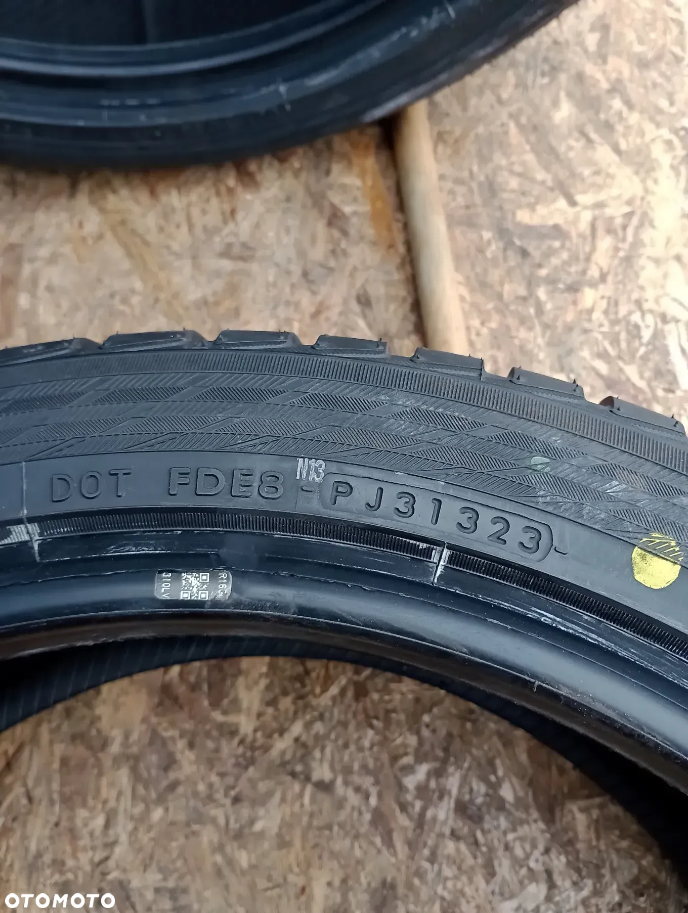 OPONY ZIMOWE 4x 225/45 R19 96V YOKOHAMA BLUEARTH WINTER V905 - 6