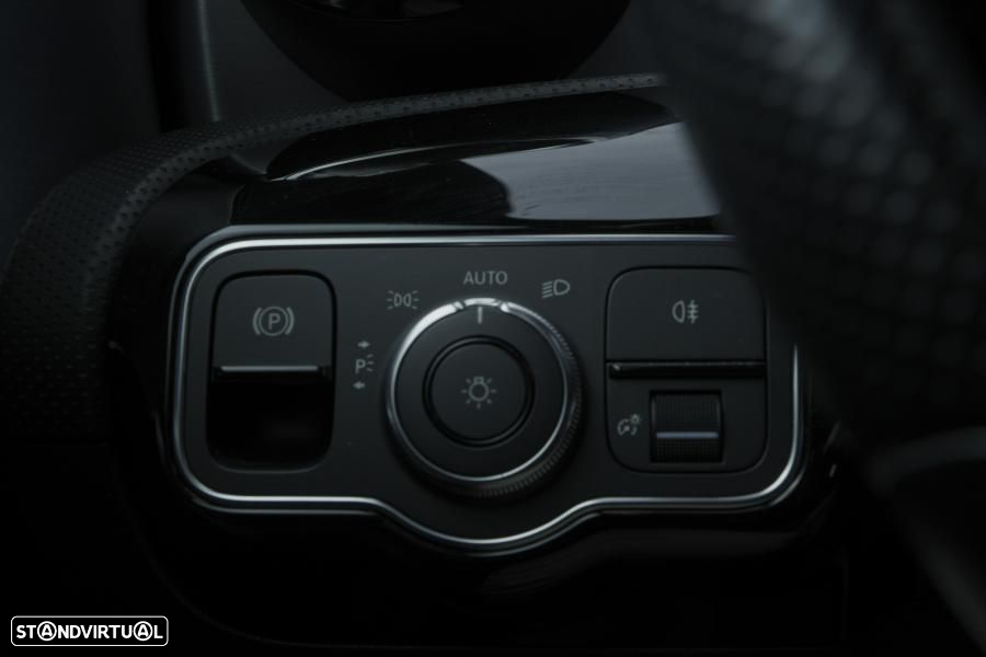 Mercedes-Benz CLA 180 d Shooting Brake AMG Line Aut. - 18