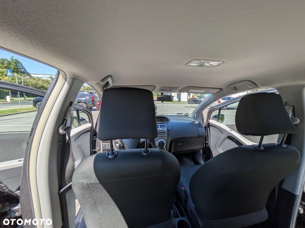 Toyota Yaris 1.33 Luna - 24