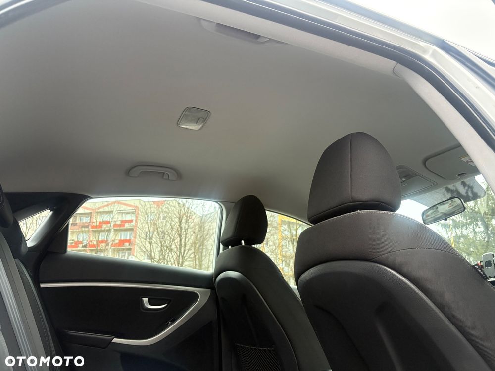 Hyundai i30 i30cw 1.6 CRDi Intro Edition - 13