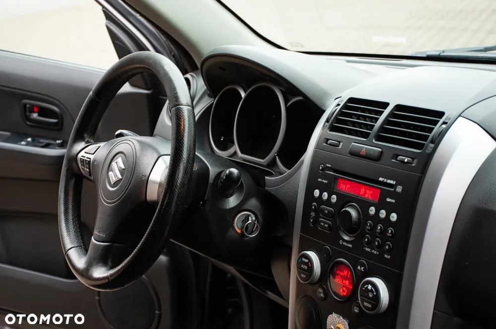 Suzuki Grand Vitara 1.6 Club - 13