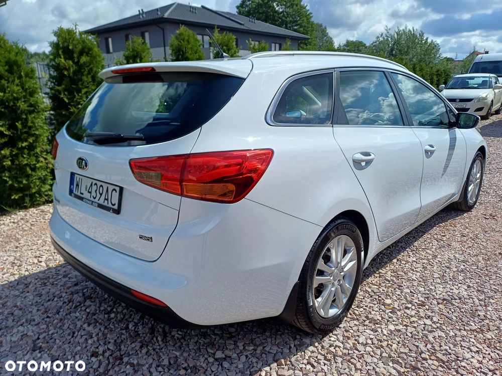 Kia Ceed 1.6 CRDi 128 Dream Team Edition - 5