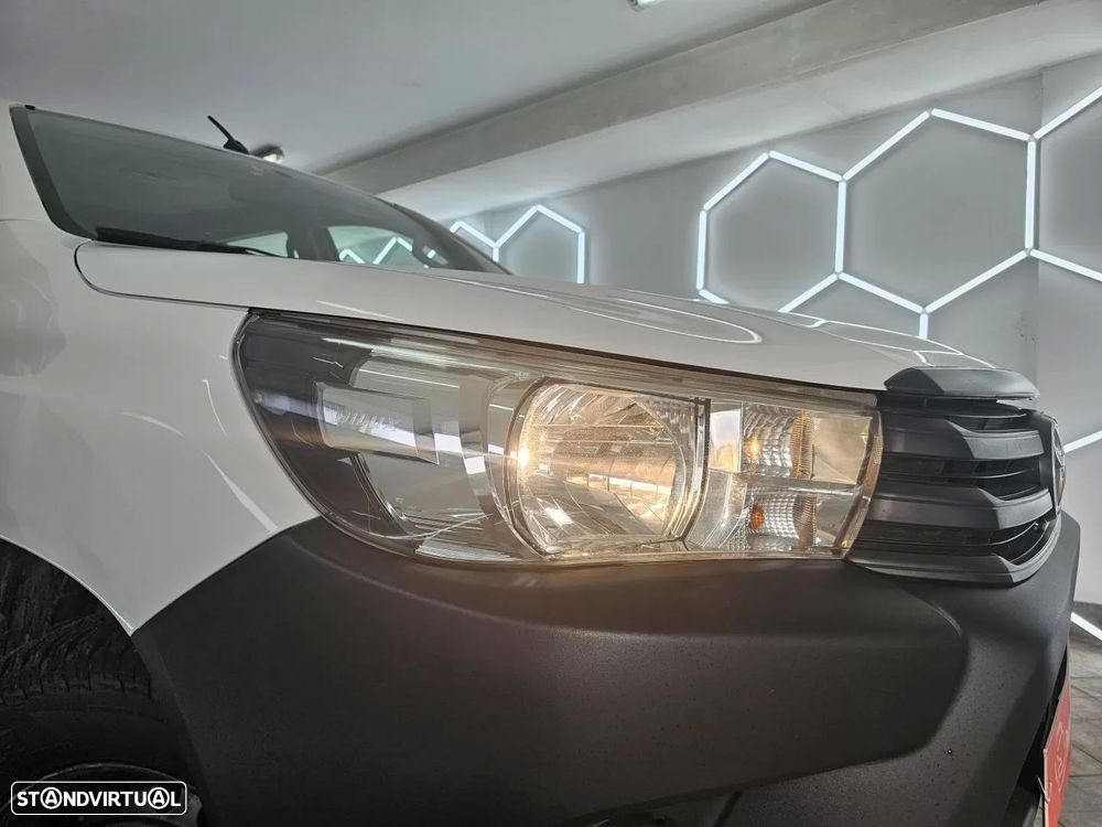 Toyota Hilux 2.4 D-4D 4WD CD CM - 5