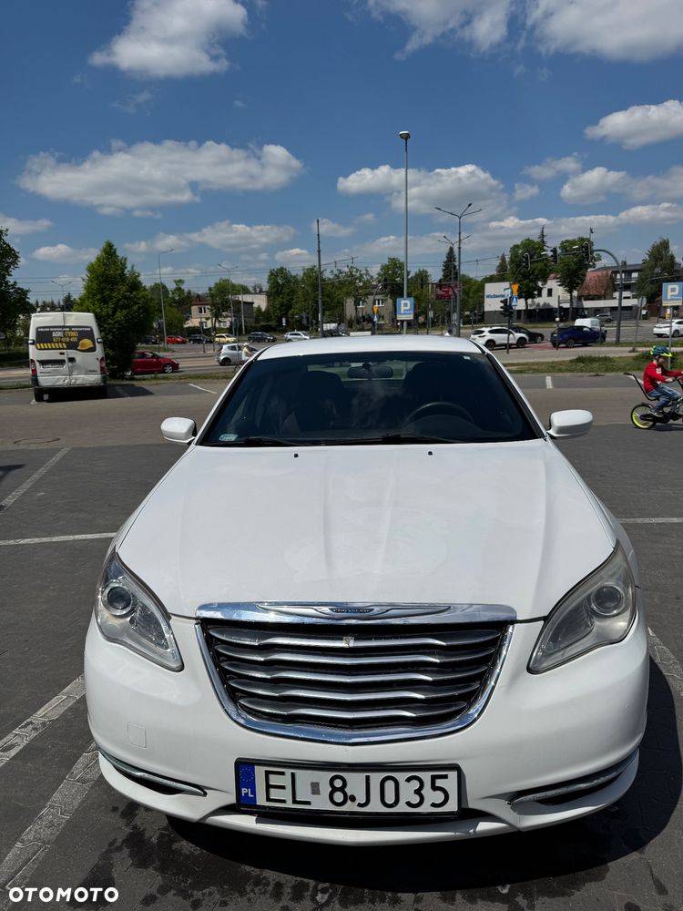 Chrysler 200 - 6