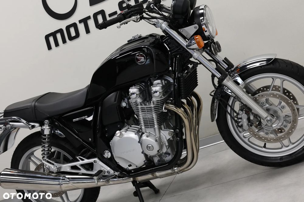 Honda CB - 12