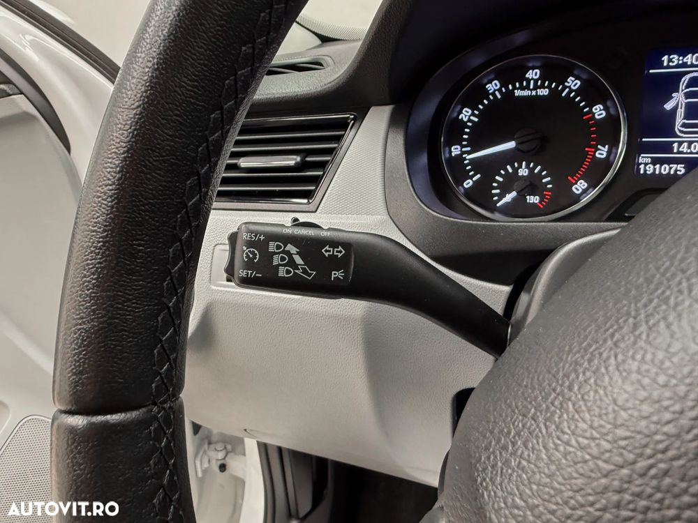 Skoda RAPID 1.2 TSI Ambition - 23