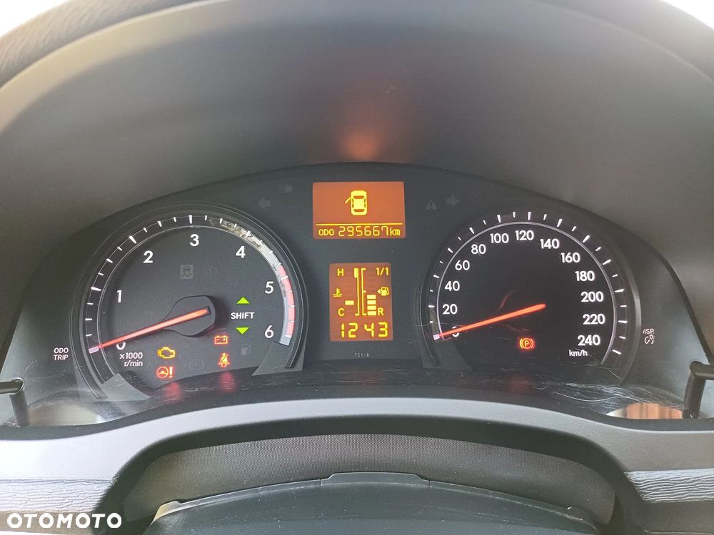 Toyota Avensis 2.0 D-4D Executive - 19