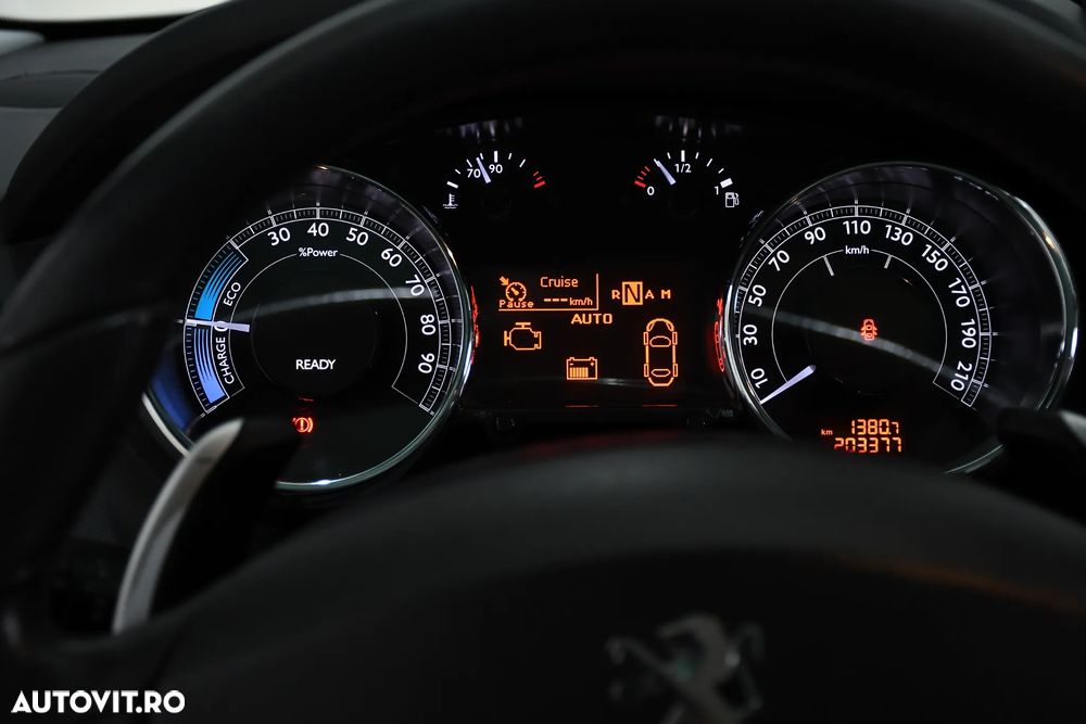 Peugeot 3008 HYbrid4 - 22