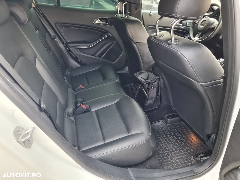 Mercedes-Benz GLA - 8