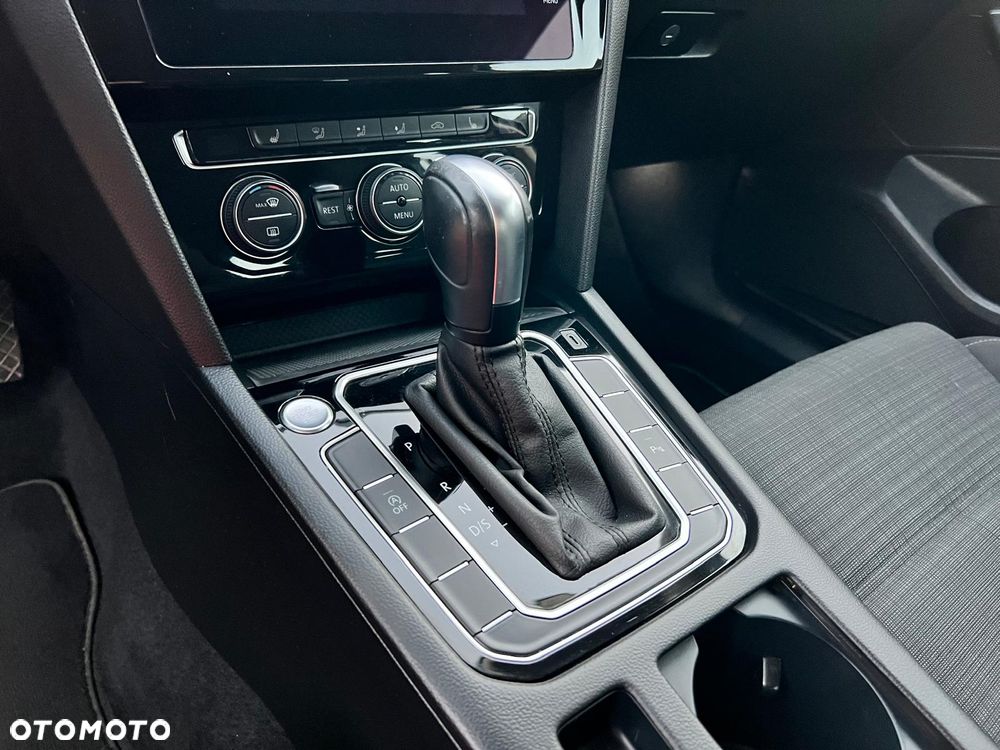 Volkswagen Passat 1.5 TSI EVO Business DSG - 34