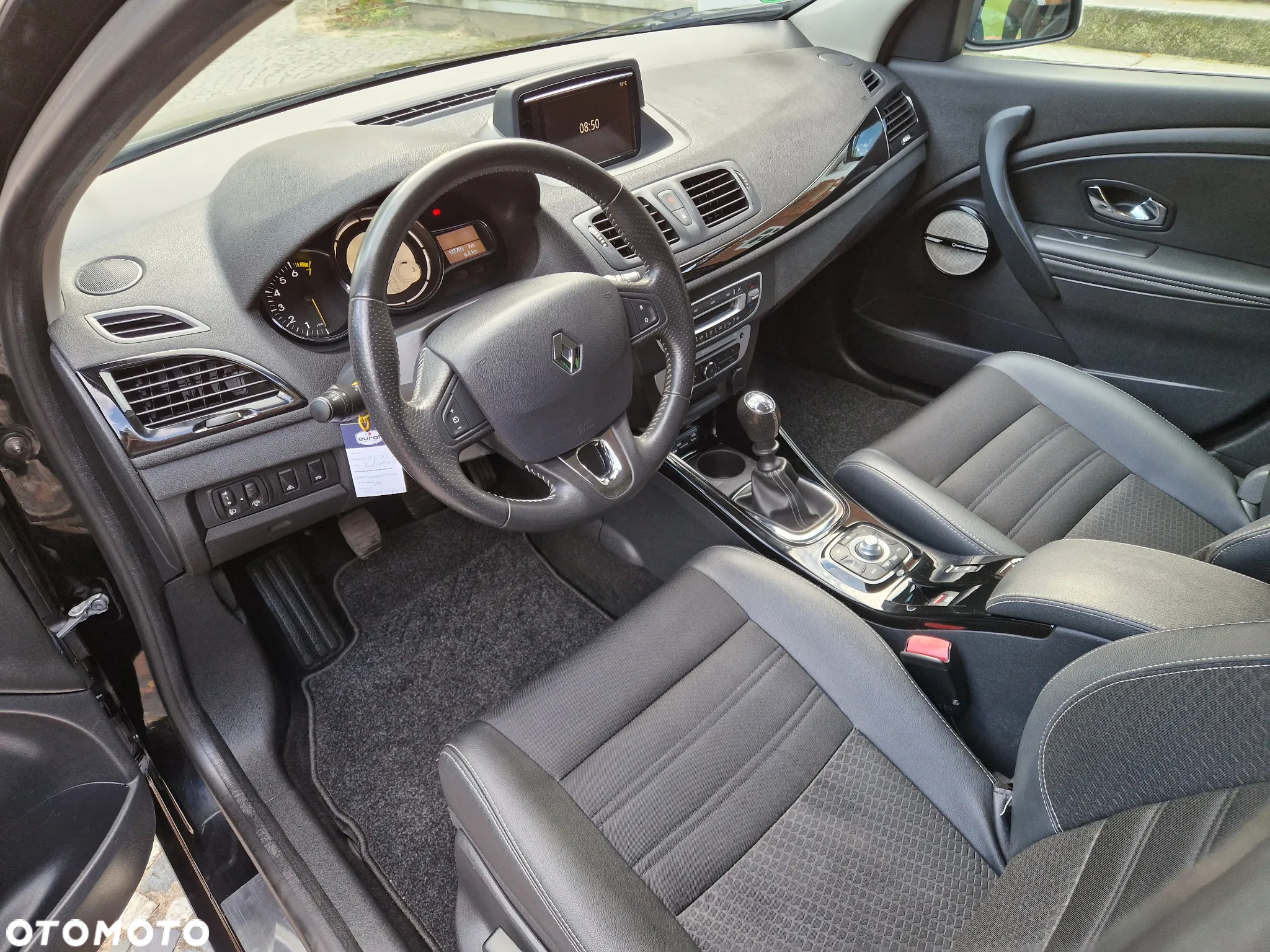 Renault Megane Grandtour ENERGY TCe 115 Start & Stop Bose Edition - 25