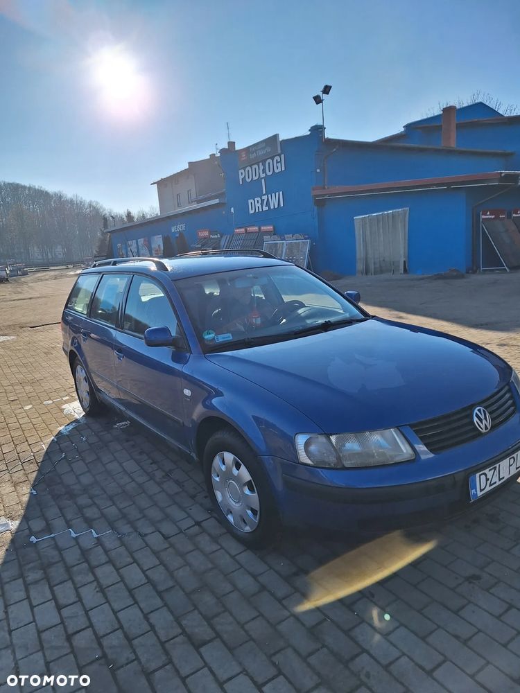 Volkswagen Passat 1.6 Comfortline - 1