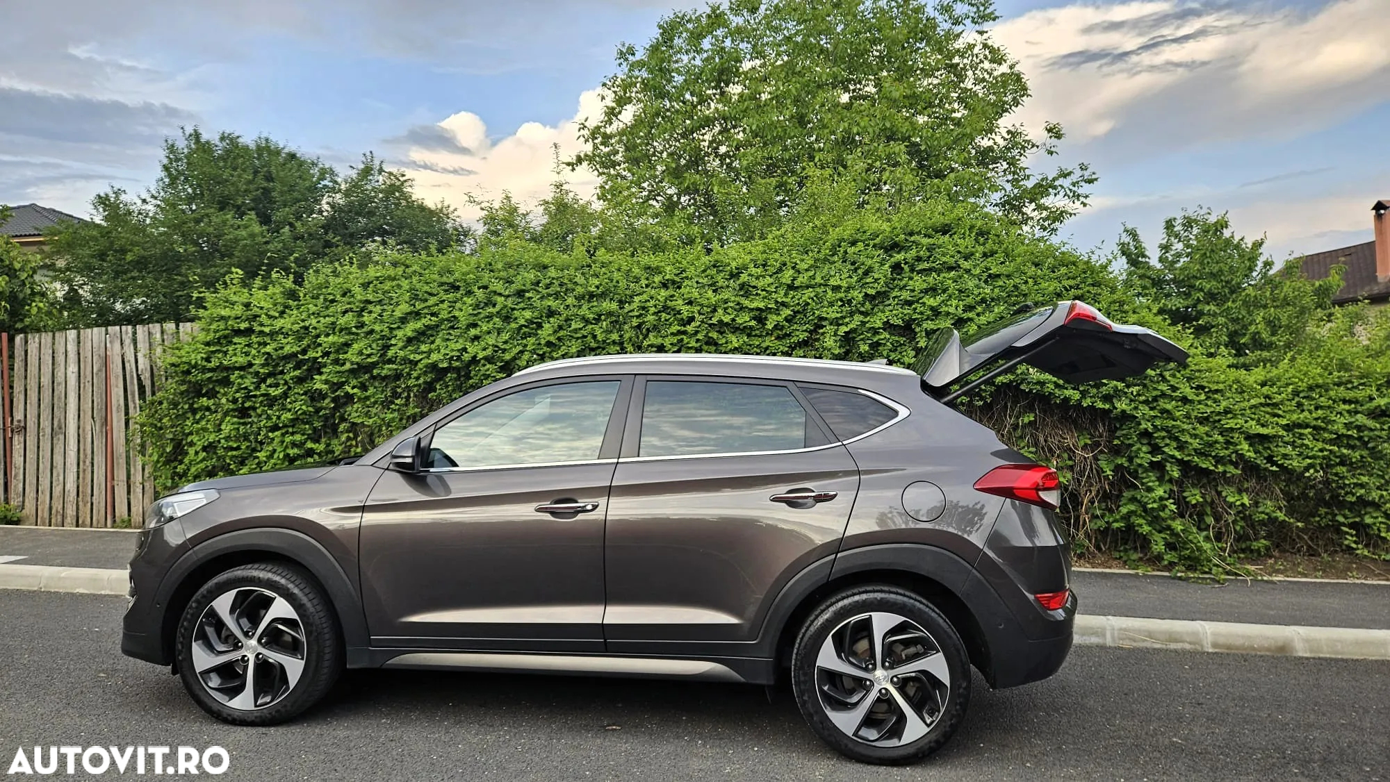 Hyundai Tucson 2.0 CRDI 4WD 6AT Premium+ - 38