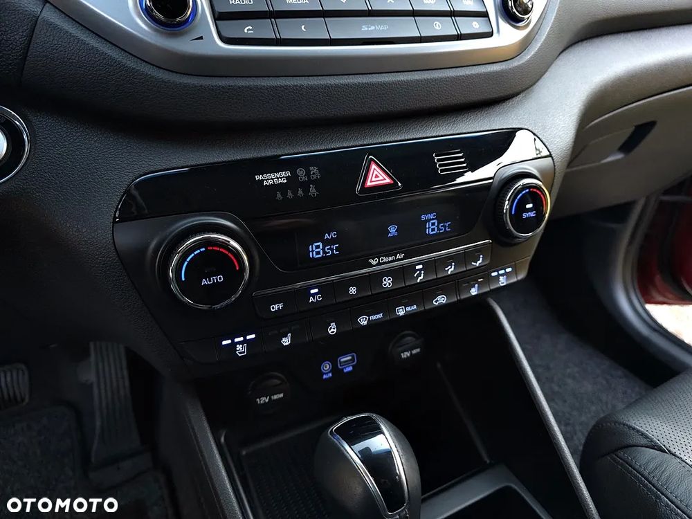 Hyundai Tucson 2.0 CRDI 4WD Automatik Premium - 33