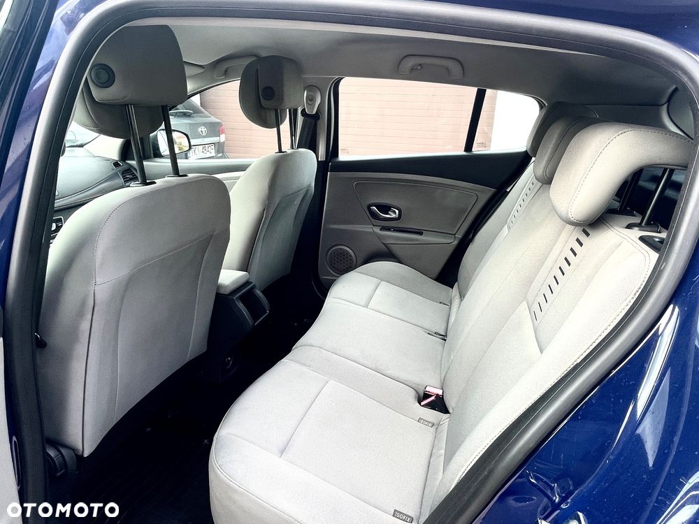 Renault Megane 1.5 dCi Emotion - 23