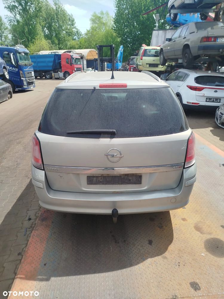 Opel Astra H na części. - 10