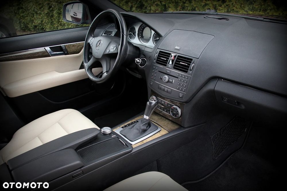 Mercedes-Benz Klasa C 280 7G-TRONIC Avantgarde - 22