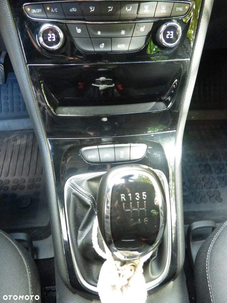 Opel Astra 1.4 T Dynamic - 15