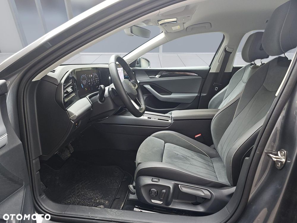 Volkswagen Passat - 9