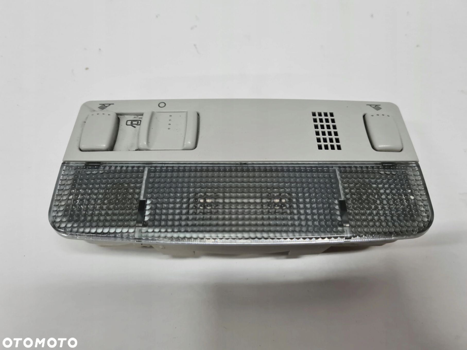 VW T5 lampka oświetlenie kabiny podsufitki przód 3B0947105 - 1
