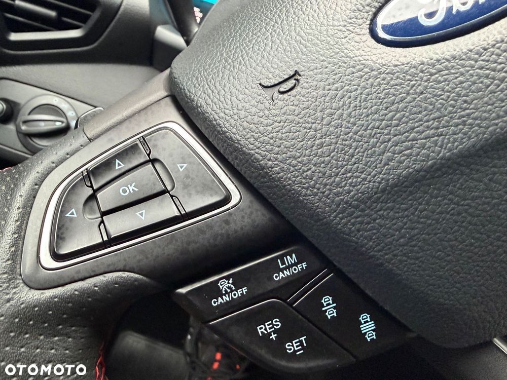 Ford Kuga 2.0 TDCi 4x4 ST-Line - 31