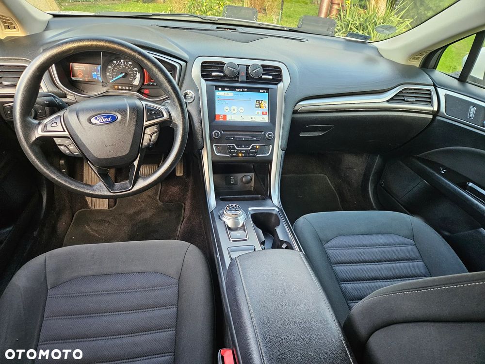 Ford Fusion - 16