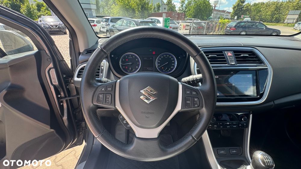 Suzuki SX4 S-Cross 1.4 T Premium - 33