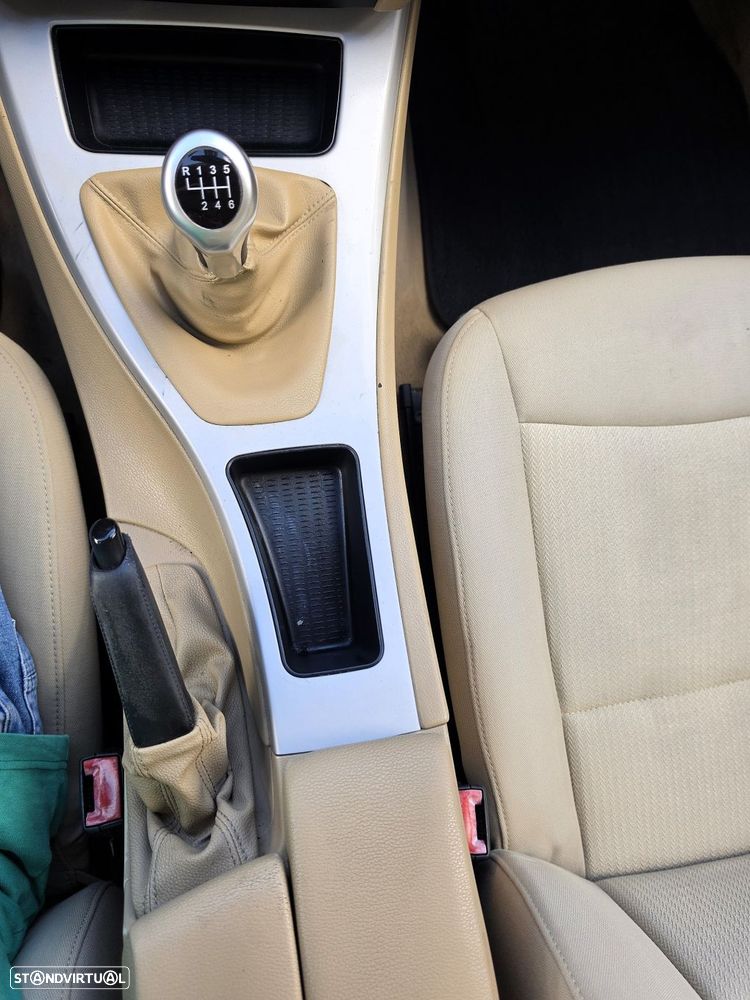 BMW 320 d xDrive - 24
