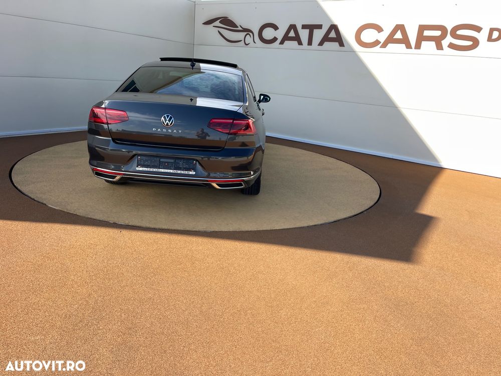 Volkswagen Passat 2.0 TDI SCR DSG Conceptline - 12