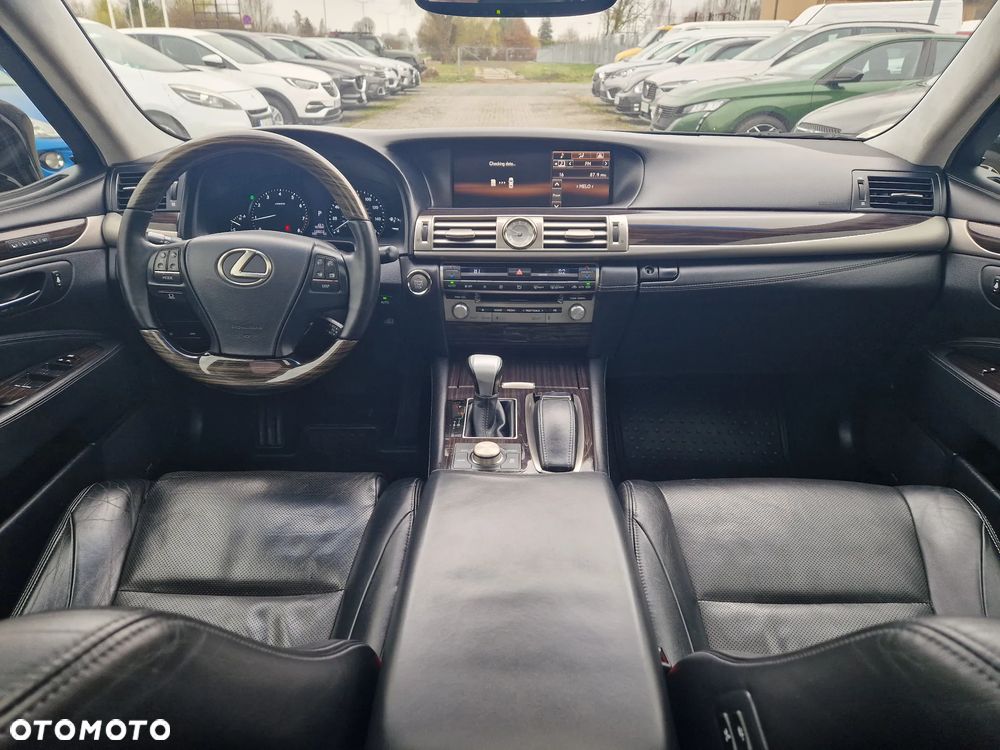 Lexus LS - 28