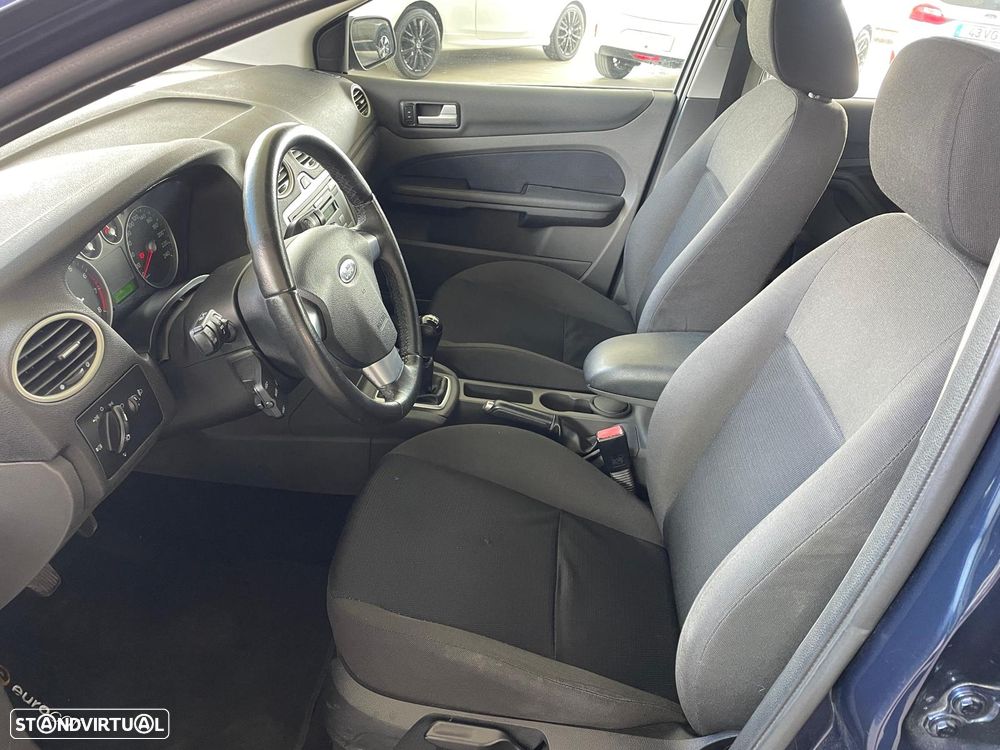 Ford Focus 1.4 16V Trend - 9