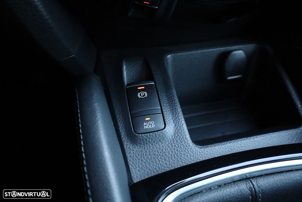 Nissan Qashqai 1.5 dCi N-Connecta J18 - 22