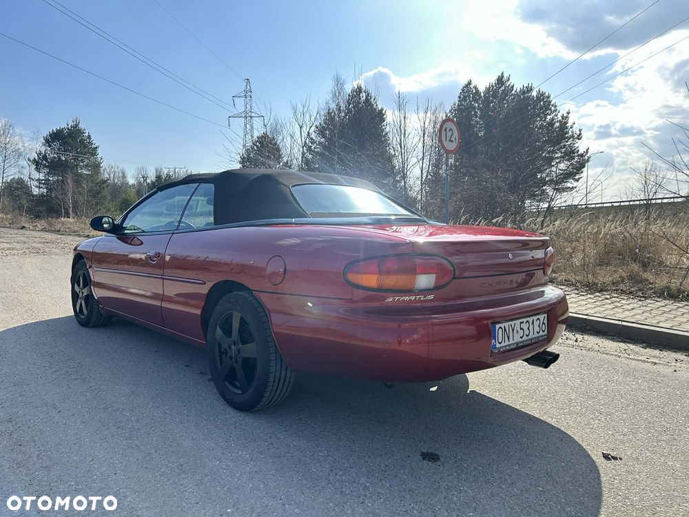 Chrysler Stratus - 13