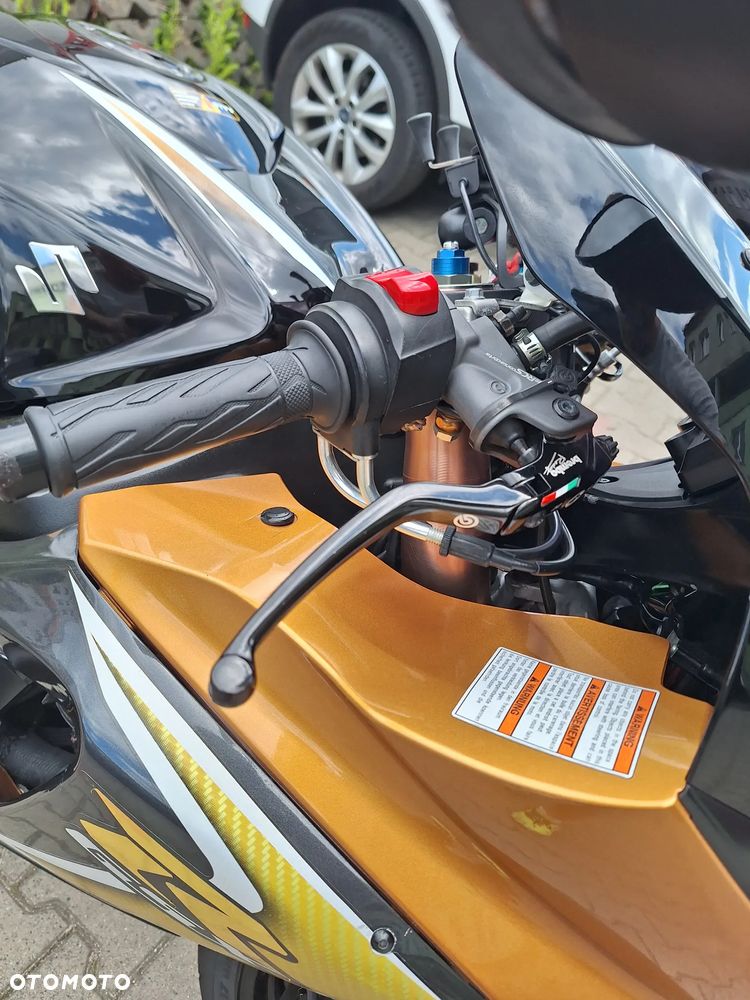 Suzuki GSX-R - 7
