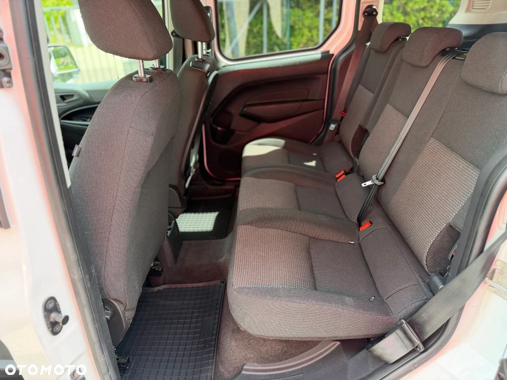 Ford Transit Connect - 17