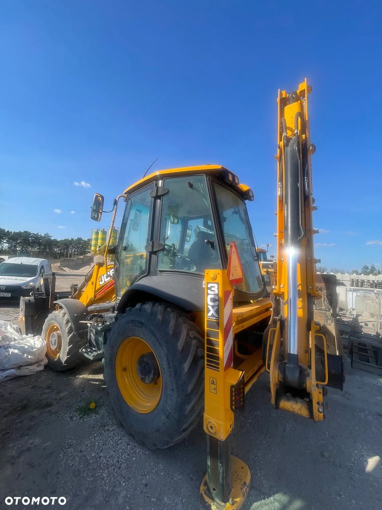 JCB 3CX PLUS - 17