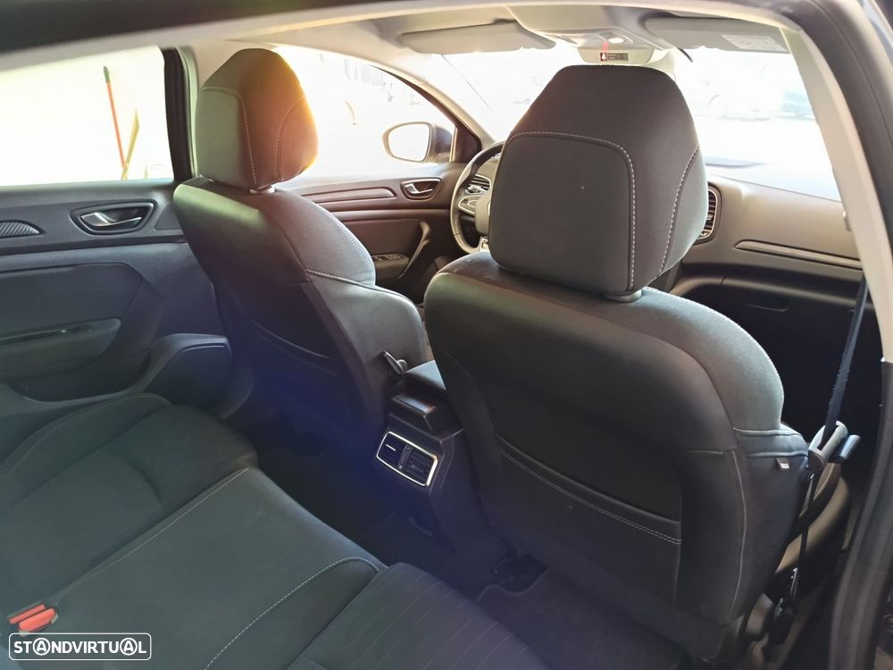 Renault Mégane Grand Coupe 1.3 TCe Limited J17 - 30