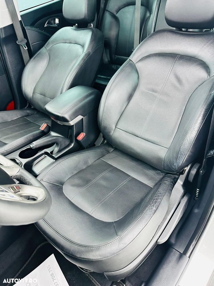 Hyundai ix35 1.7 CRDI 2WD blue Finale Silver - 19