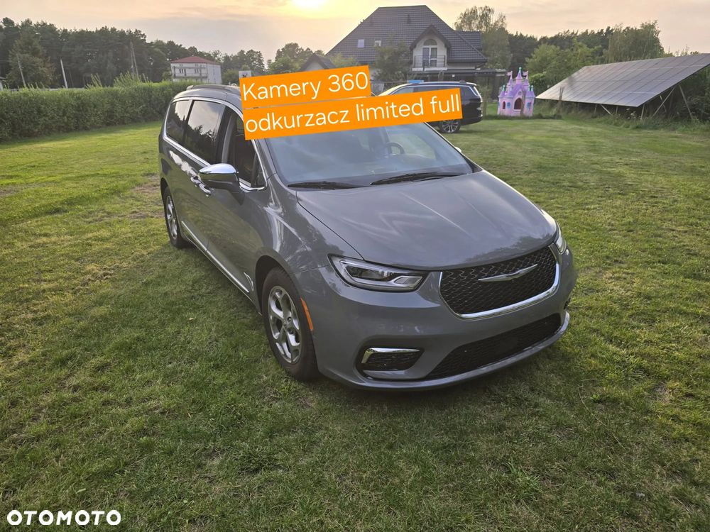 Chrysler Pacifica - 1