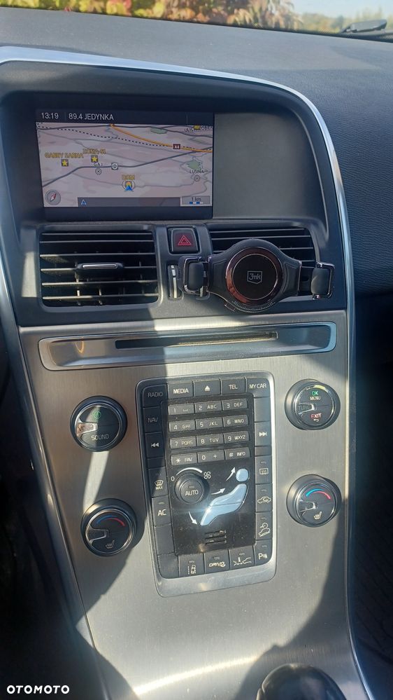 Volvo XC 60 D5 AWD Momentum - 8