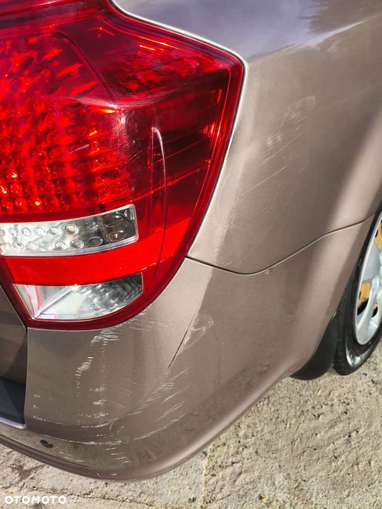 Kia Ceed - 4