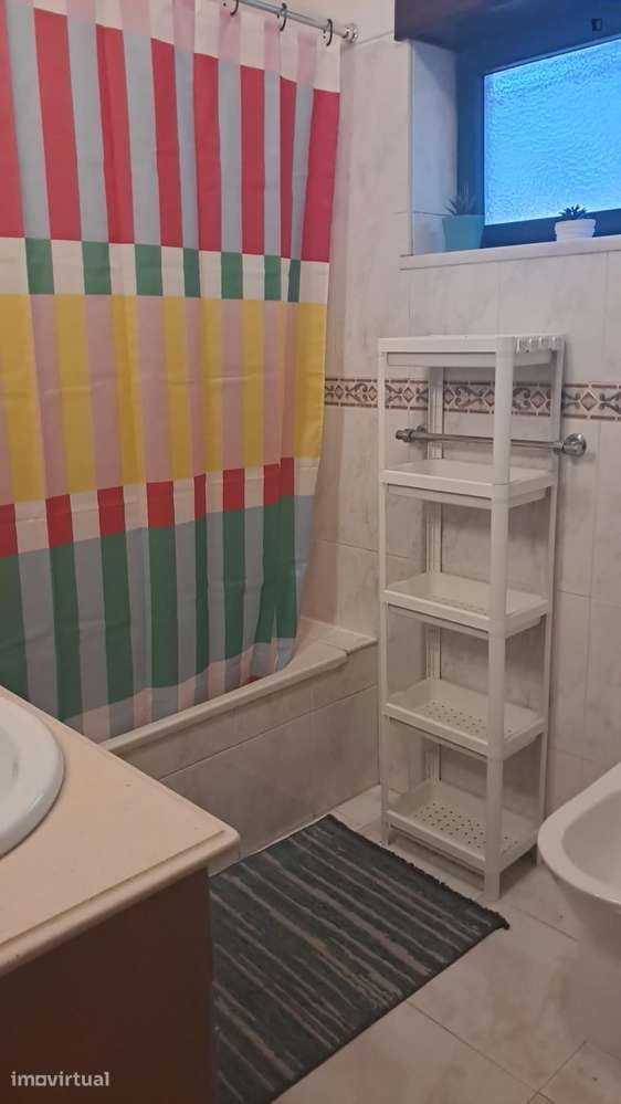 Quarto - localizado em Olivais Coimbra - Grande imagem: 4/10