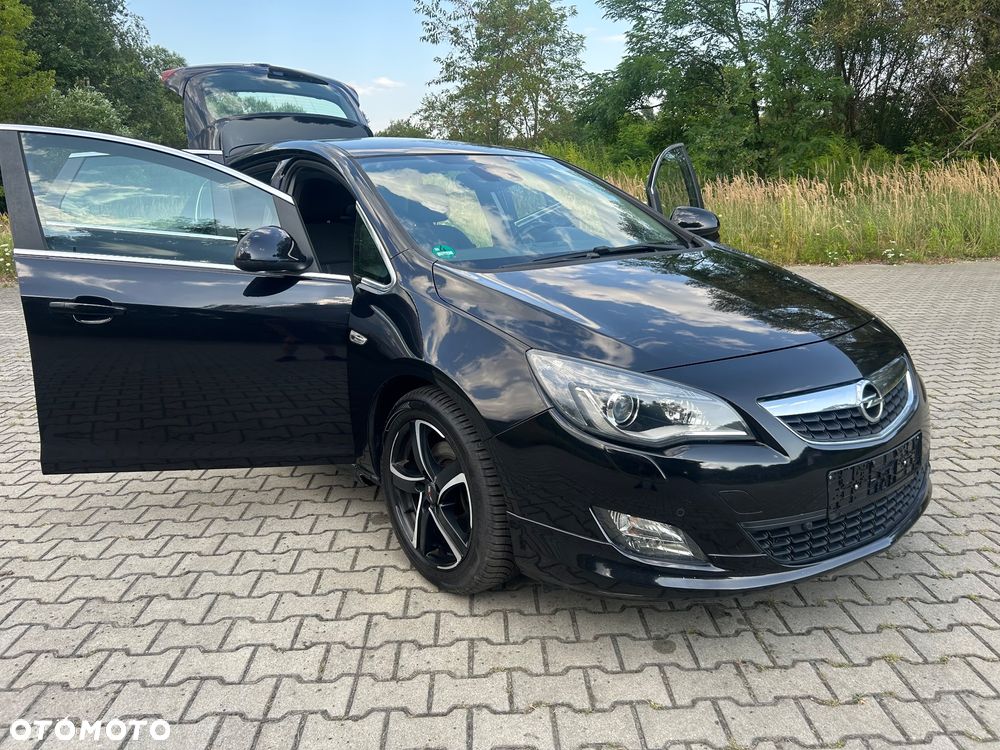 Opel Astra 1.6 Turbo - 22