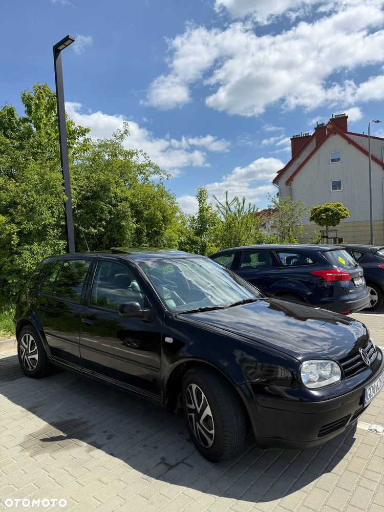 Volkswagen Golf - 6
