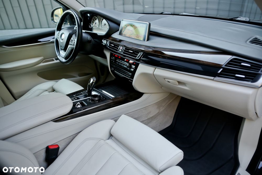 BMW X5 xDrive35i - 28