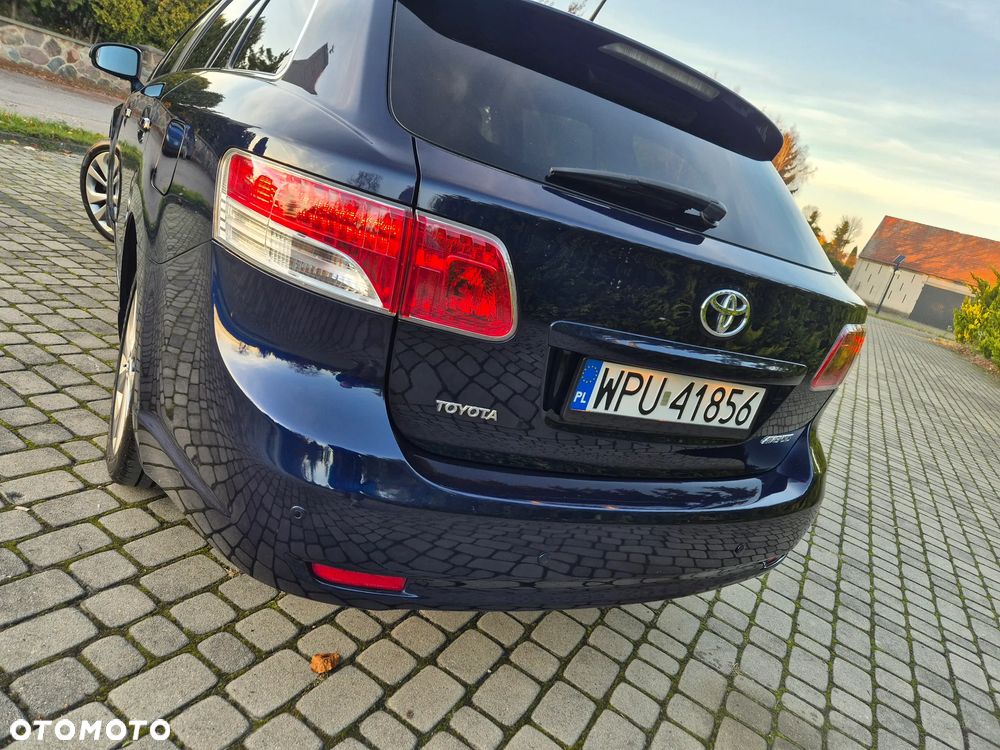 Toyota Avensis 2.0 Prestige NAVI - 12